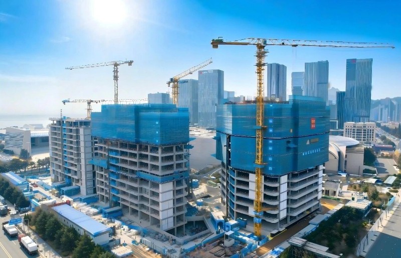 Grouss feiert déi erfollegräich Core Structure Topping-out vum Qingdao Fortune Finance Innovation Center