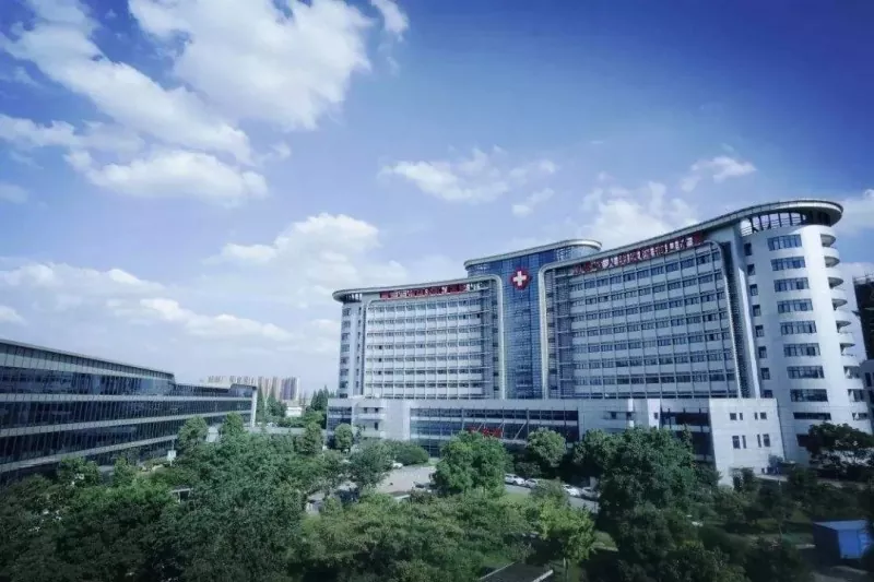 Liichtgewiicht Stol Struktur Gesondheetswiesen Building