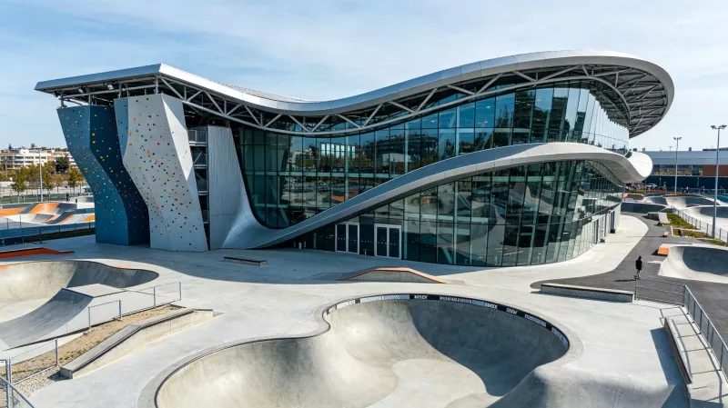 Stol Struktur iwwergräifend Extrem Sports Center