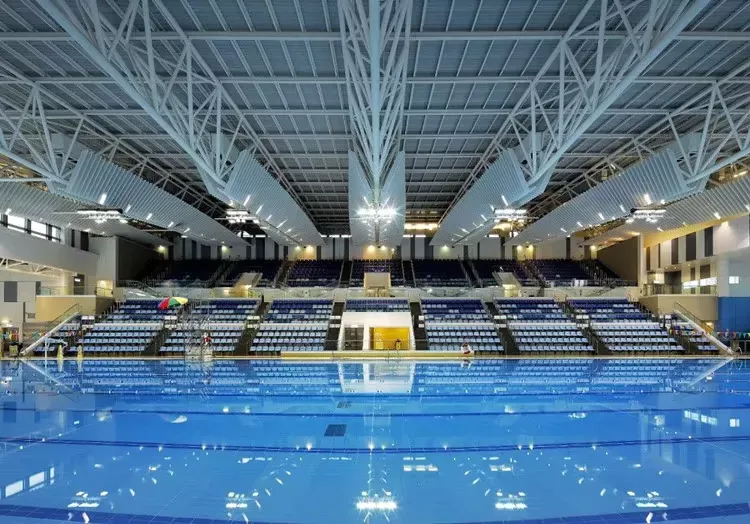 Stol Struktur Natatorium