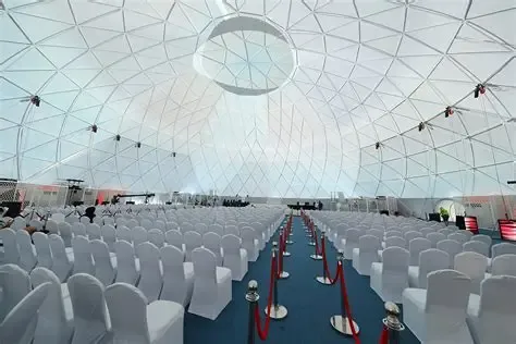 Suspendéiert Dome Ausstellung Hall